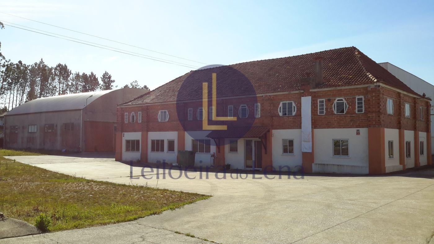 Fotografia de imóvel: Armazém 1200m2 - Terreno com 7.969m2 - ZI Tocadelo