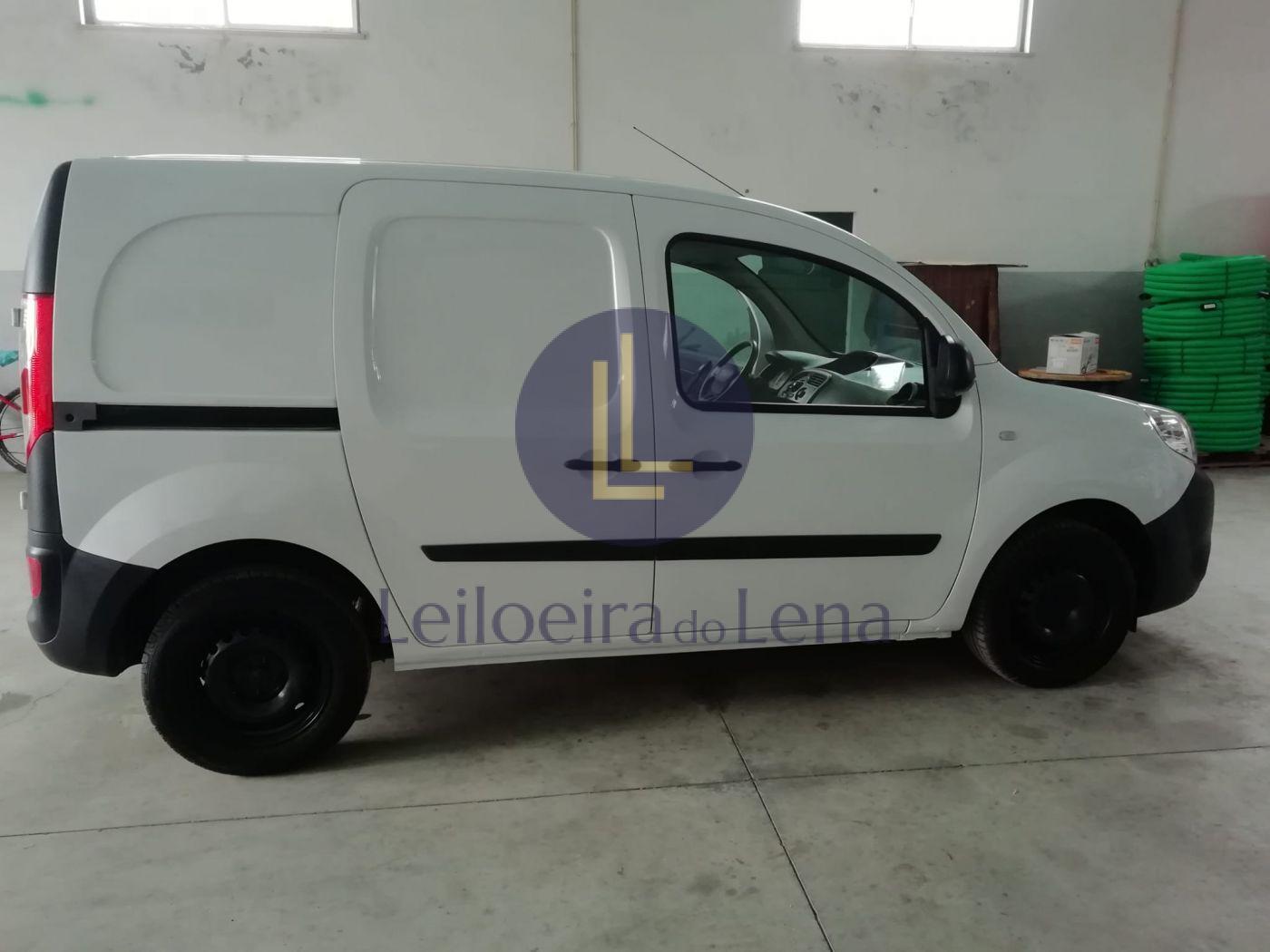 Fotografia de imóvel: Armazém 1200m2 - Terreno com 7.969m2 - ZI Tocadelo