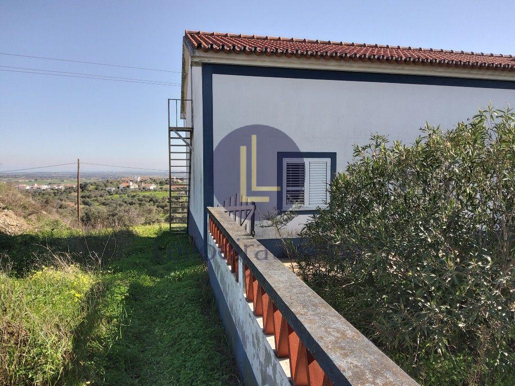 Fotografia de imóvel: Armazém 1200m2 - Terreno com 7.969m2 - ZI Tocadelo