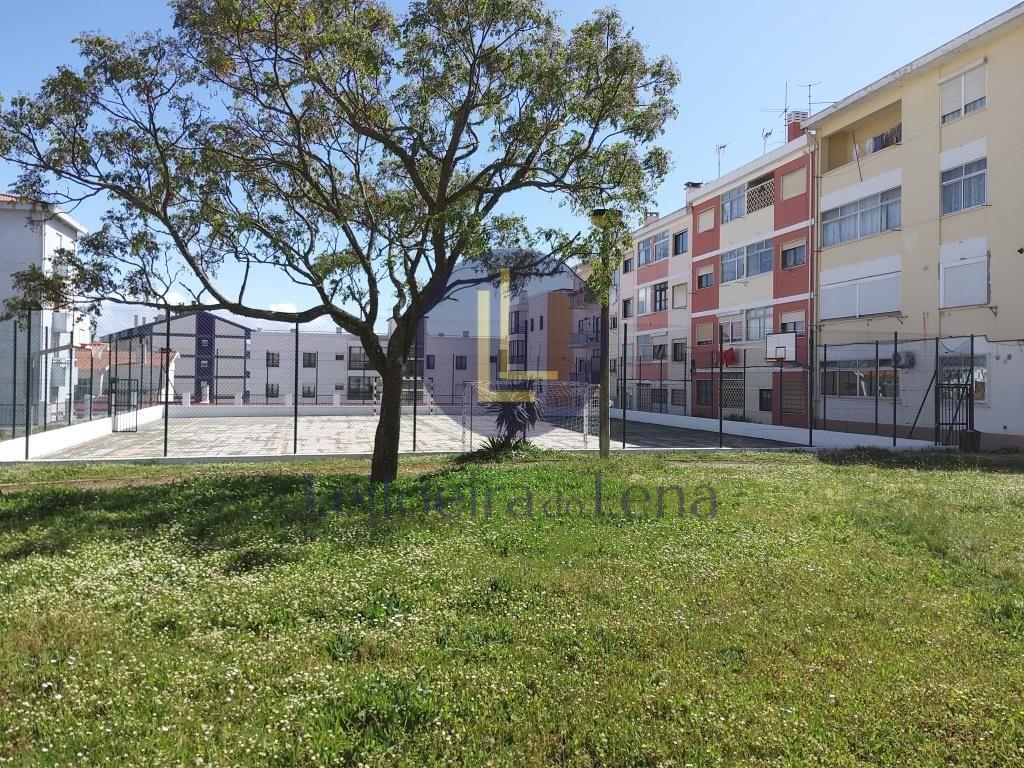 Fotografia de imóvel: Armazém 1200m2 - Terreno com 7.969m2 - ZI Tocadelo