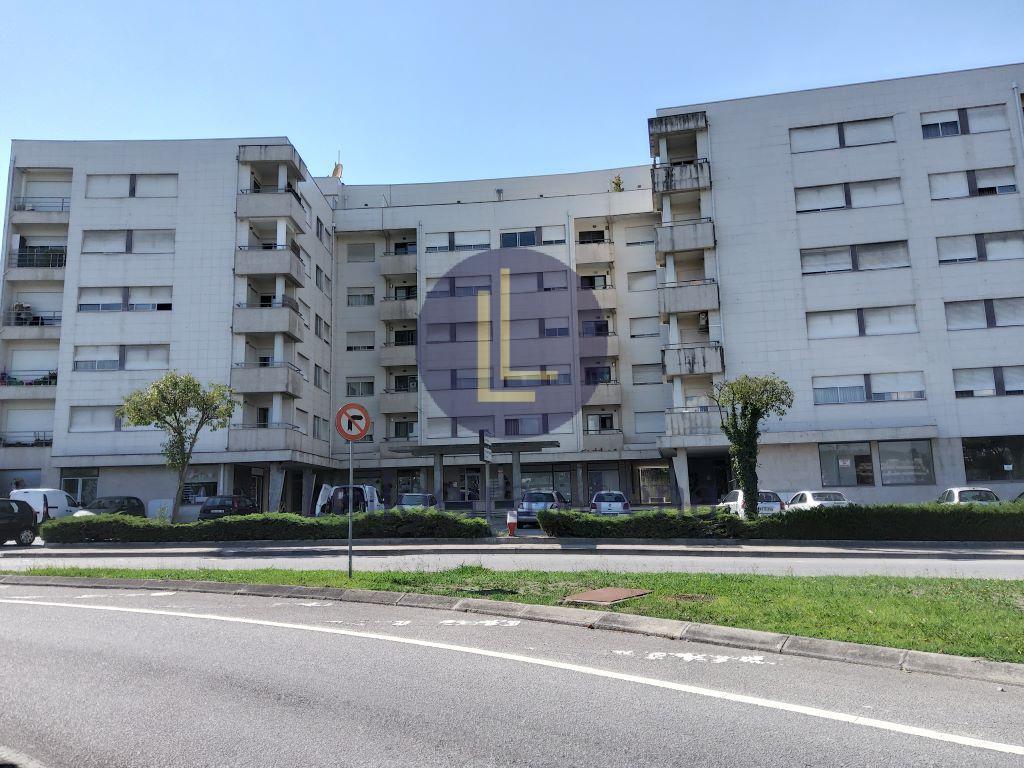 Fotografia de imóvel: Armazém 1200m2 - Terreno com 7.969m2 - ZI Tocadelo