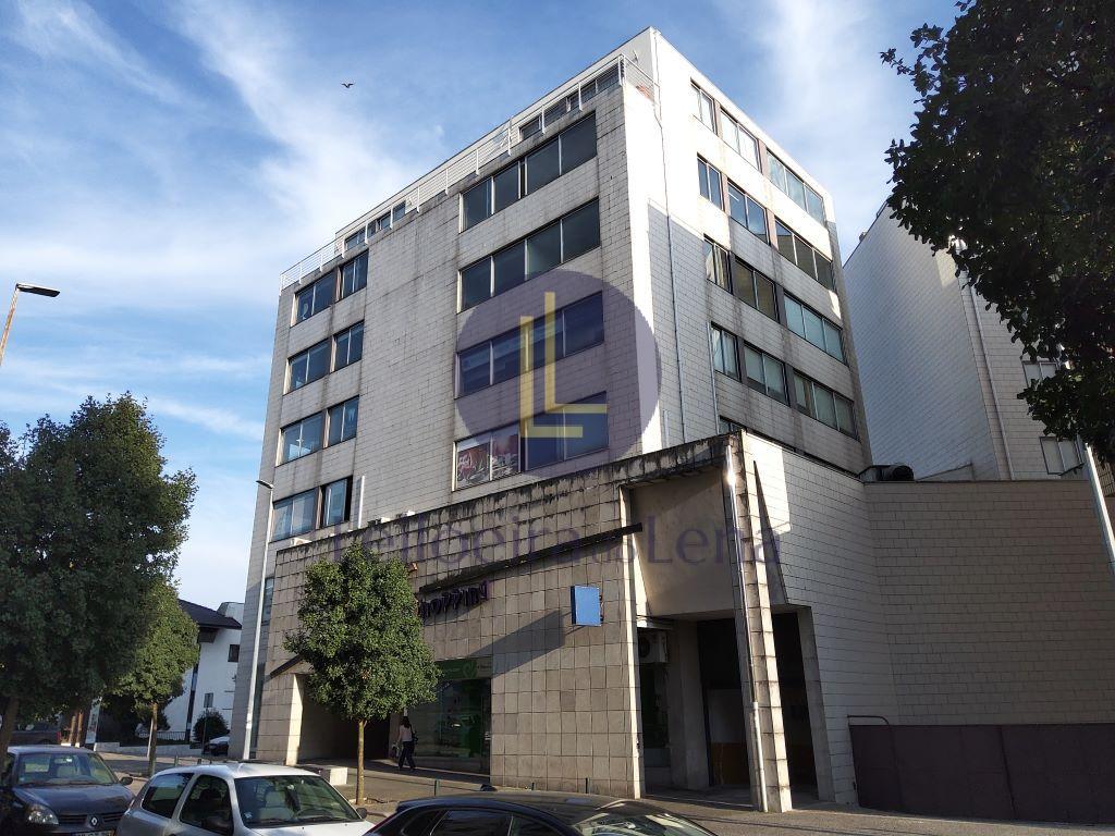 Fotografia de imóvel: Armazém 1200m2 - Terreno com 7.969m2 - ZI Tocadelo