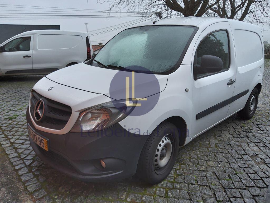 Fotografia de imóvel: Armazém 1200m2 - Terreno com 7.969m2 - ZI Tocadelo