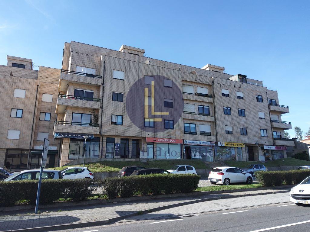 Fotografia de imóvel: Armazém 1200m2 - Terreno com 7.969m2 - ZI Tocadelo