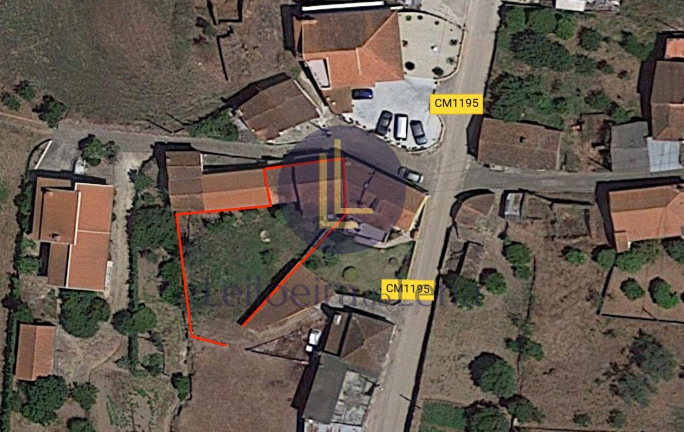 Moradia com terreno, Carvalhais, Penela