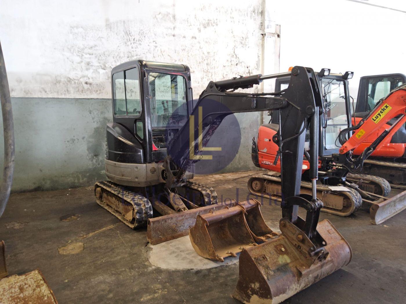 V56 - MINI-ESCAVADORA BOBCAT E25