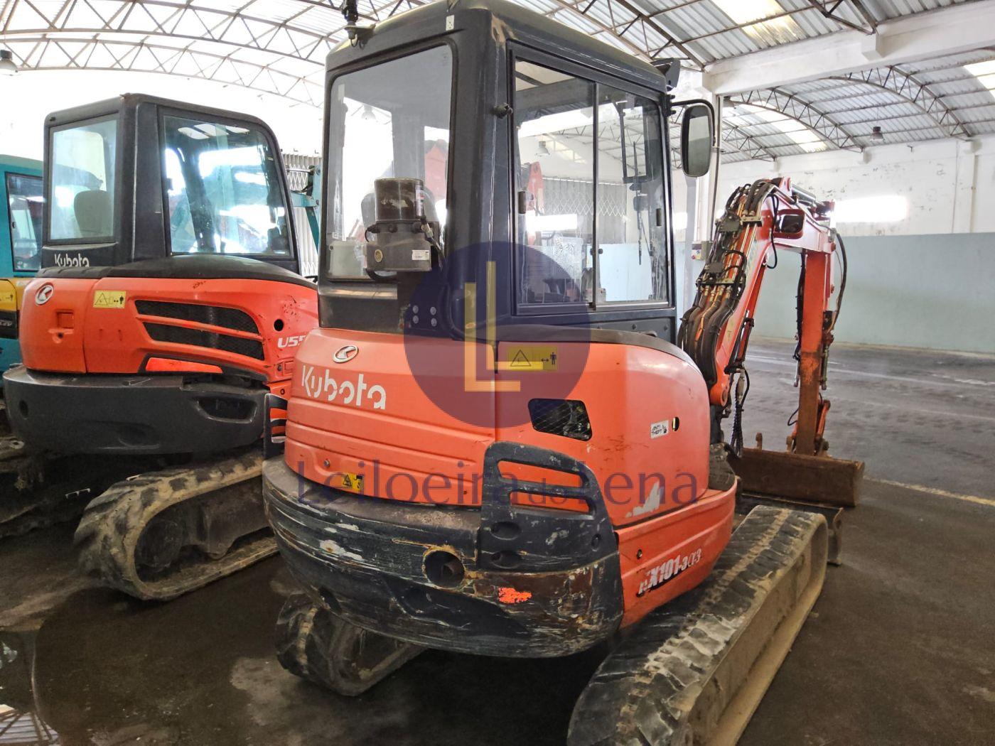 V57 - MINI-ESCAVADORA KUBOTA