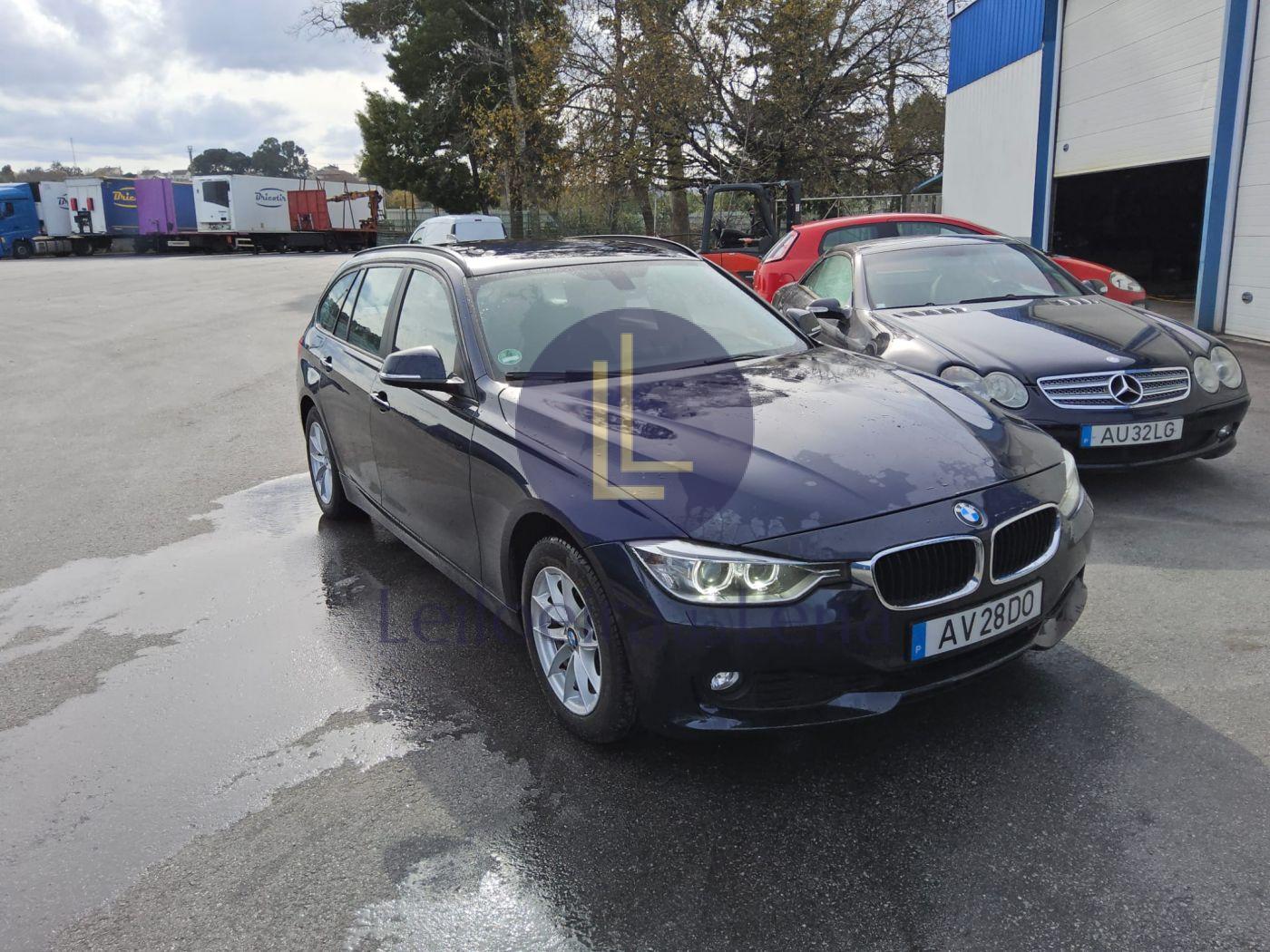 V96 - LIGEIRO DE PASSAGEIROS BMW 320 D TOURING