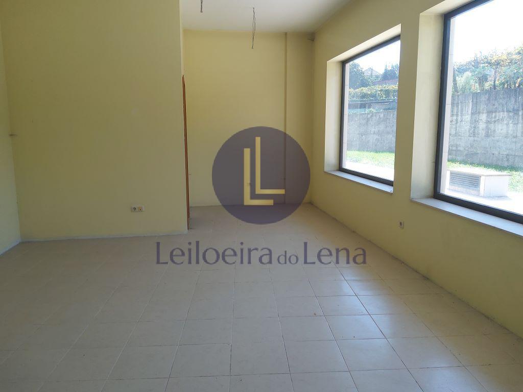 Fotografia de imóvel: Armazém 1200m2 - Terreno com 7.969m2 - ZI Tocadelo