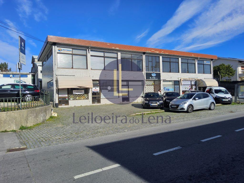 2 fra&ccedil;&otilde;es destinadas a com&eacute;rcio - Carreira - VnFamalic&atilde;o (Proc 3123/21.9T8OAZ)