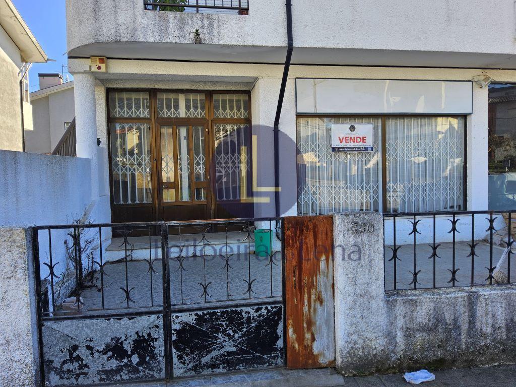 Fotografia de imóvel: Armazém 1200m2 - Terreno com 7.969m2 - ZI Tocadelo