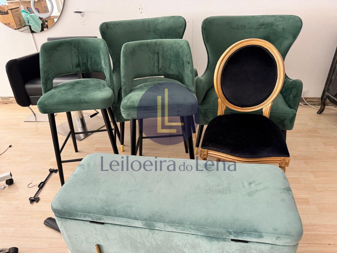 Conjuntos de cadeiras e cadeiroes (Proc 4722/25.5T8GMR)