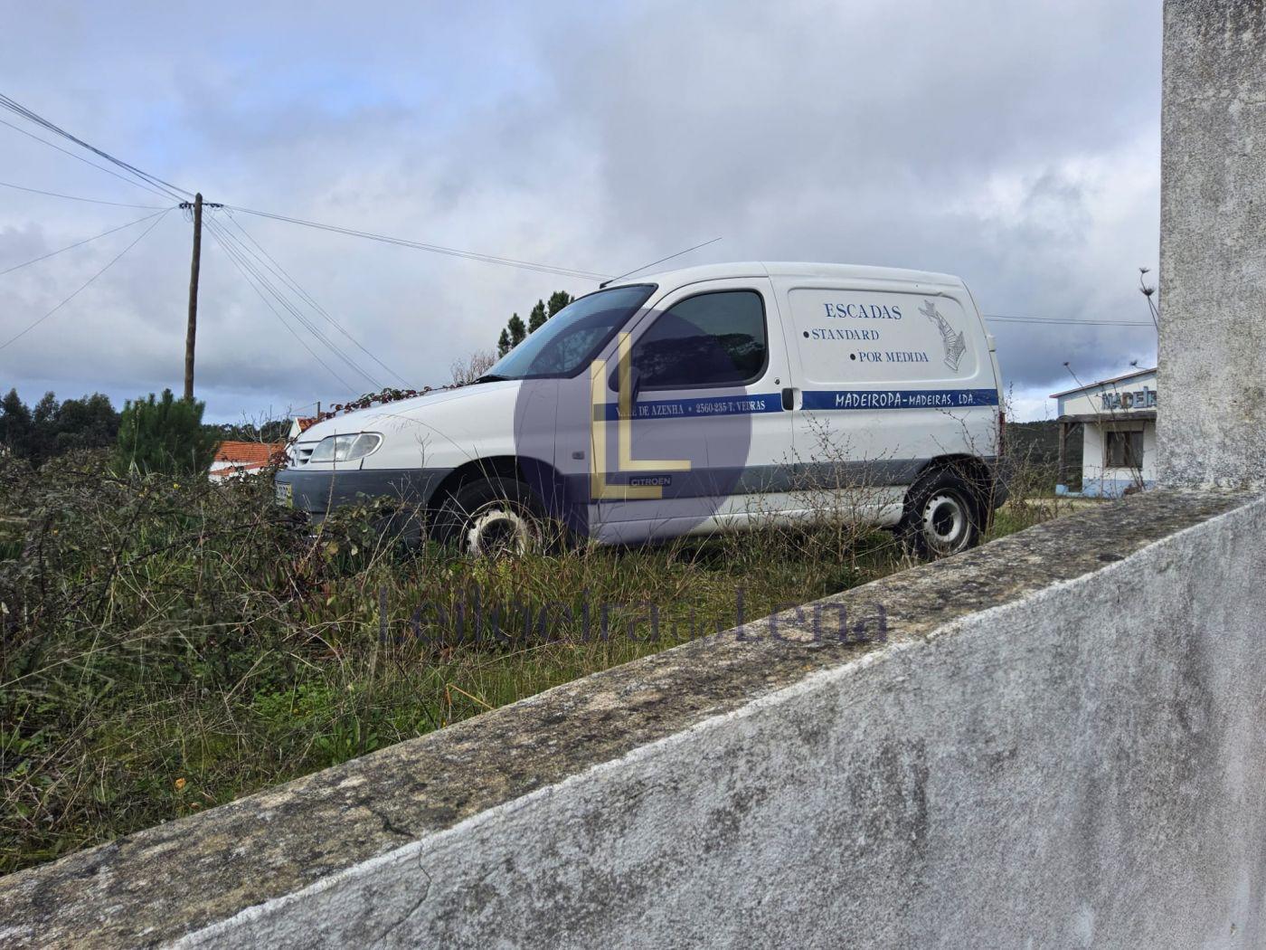 Equipamentos para a Ind&uacute;stria de Carpintaria (Proc 2956/25.1T8VFX)