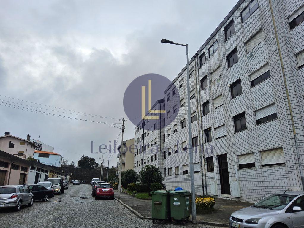 Fotografia de imóvel: Fração Autónoma T1 - Oliveira do Douro (Proc nº 5528/24.4T8VNG)