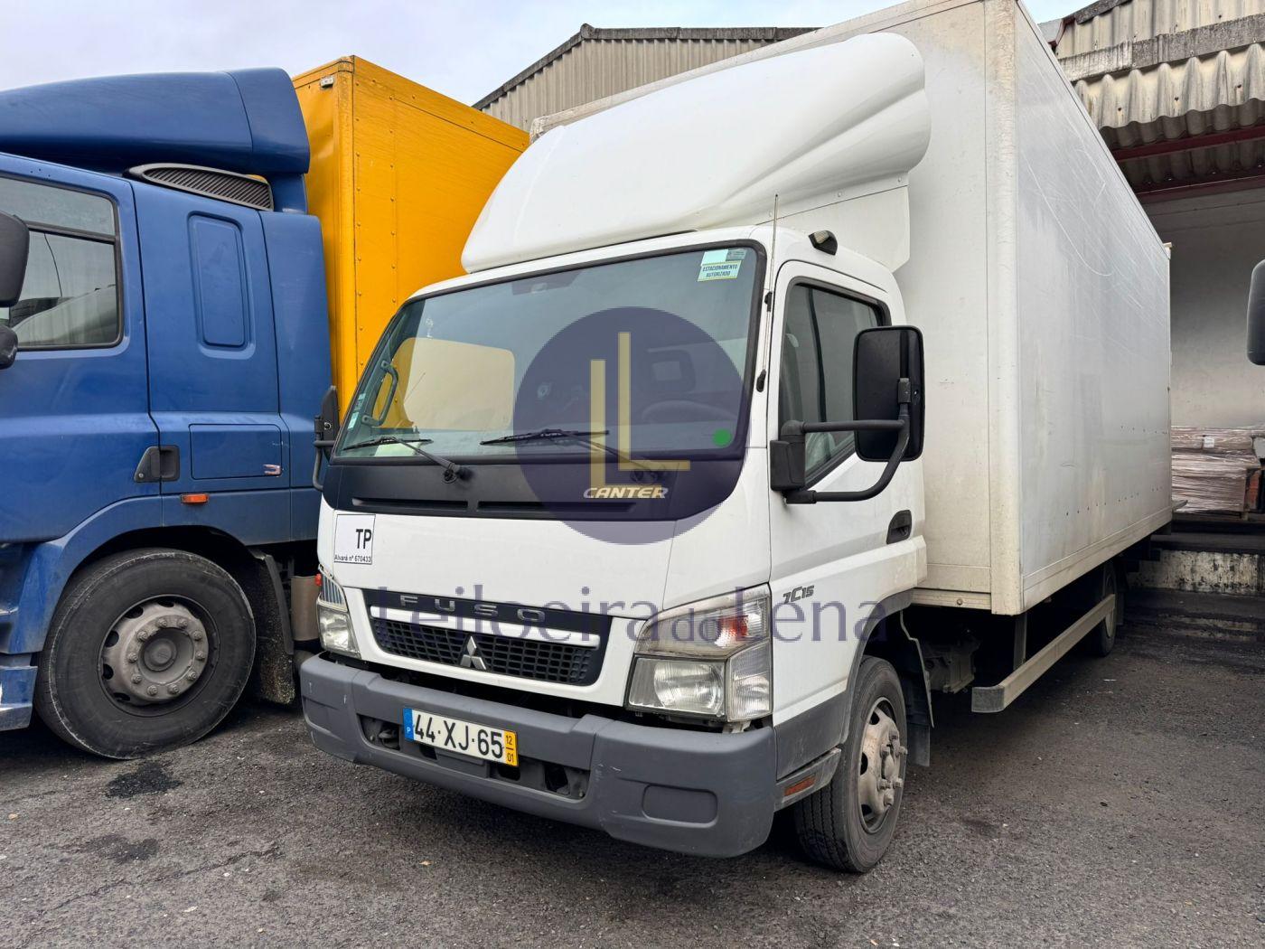 Fotografia de imóvel: Mitsubishi  Canter FE 85, matricula 44-XJ-65 e equipamentos (Proc 3095/25.0T8VFX)