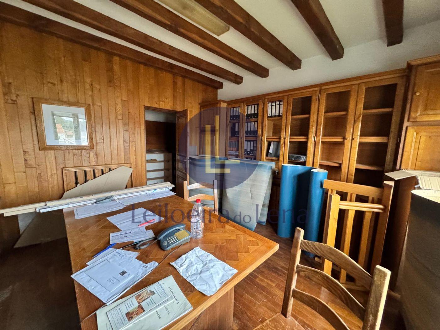 Fotografia de equipamentos: Equipamentos para a Indústria de Carpintaria (Proc 2956/25.1T8VFX)